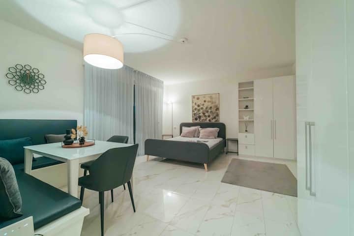 *Tessa* - Lake&city View, Pool, Parking&balcony - Lugano