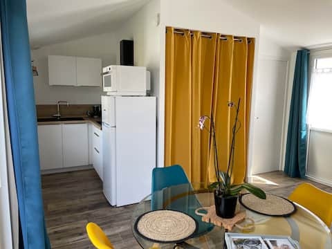 Top Airbnb: Quiet studio on the edge of the Eloux wood 3* in La Guérinière