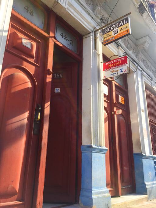 Puerta delantera, abierta para nuevos huéspedes!