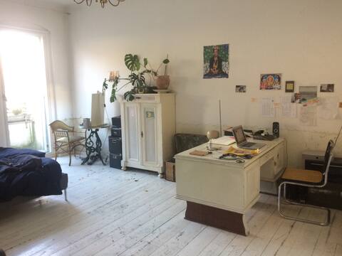 Beautiful + bright apartment in Berlin-Neukölln!