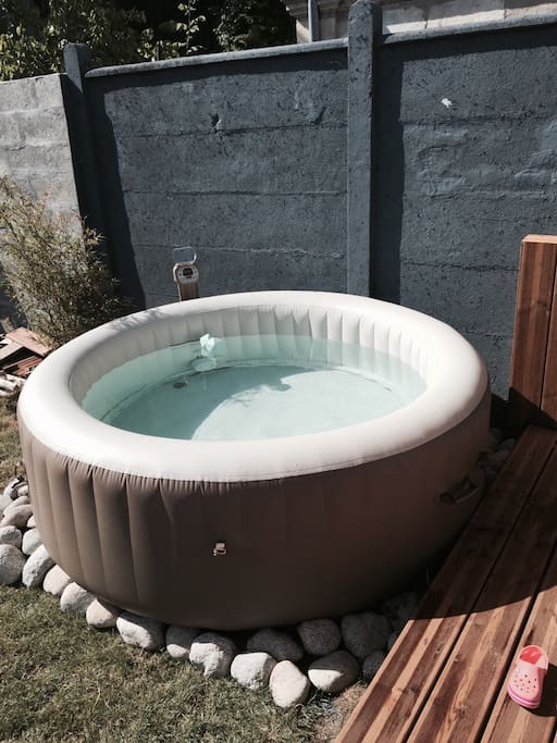 Jacuzzi pour 3-4 personnes