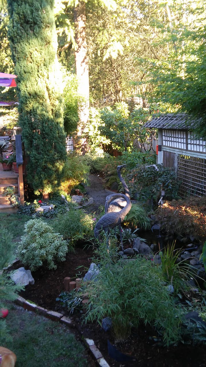 Suburban Retreat in Beaverton,Or. Guest suites for Rent in Beaverton
