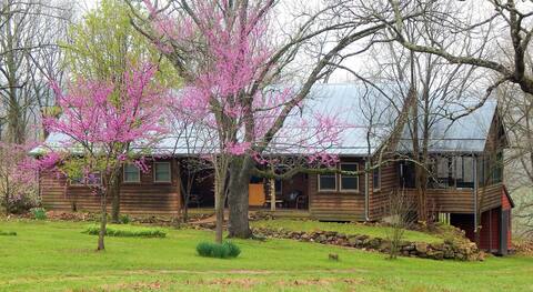 Yeary Farms Milt's Place with Private Beach!