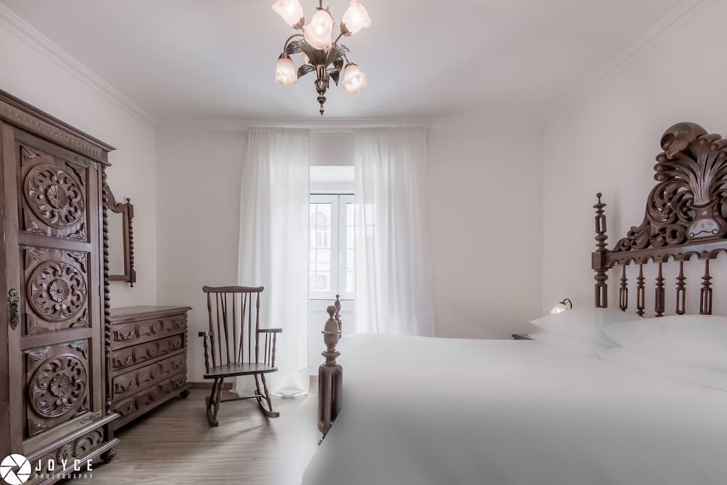 Main bedroom, king size bed