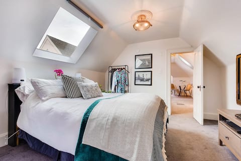 Successful Airbnb property: Sunny Private Guest Suite In Historic Denver Home in Washington Park West