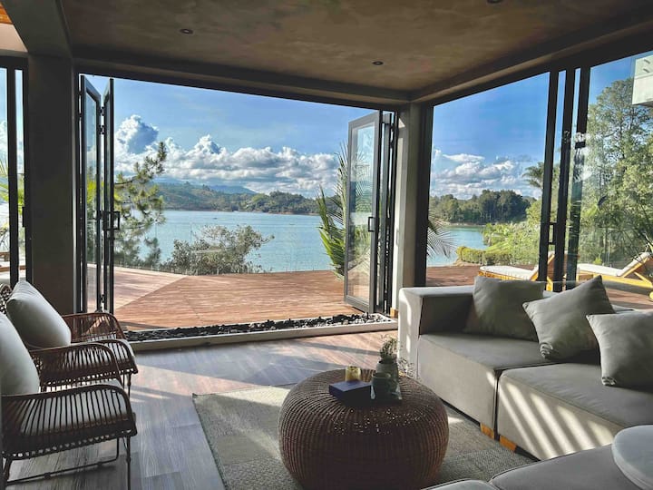 Luxury retreat/Spa experiences/Privacy, lake acces
