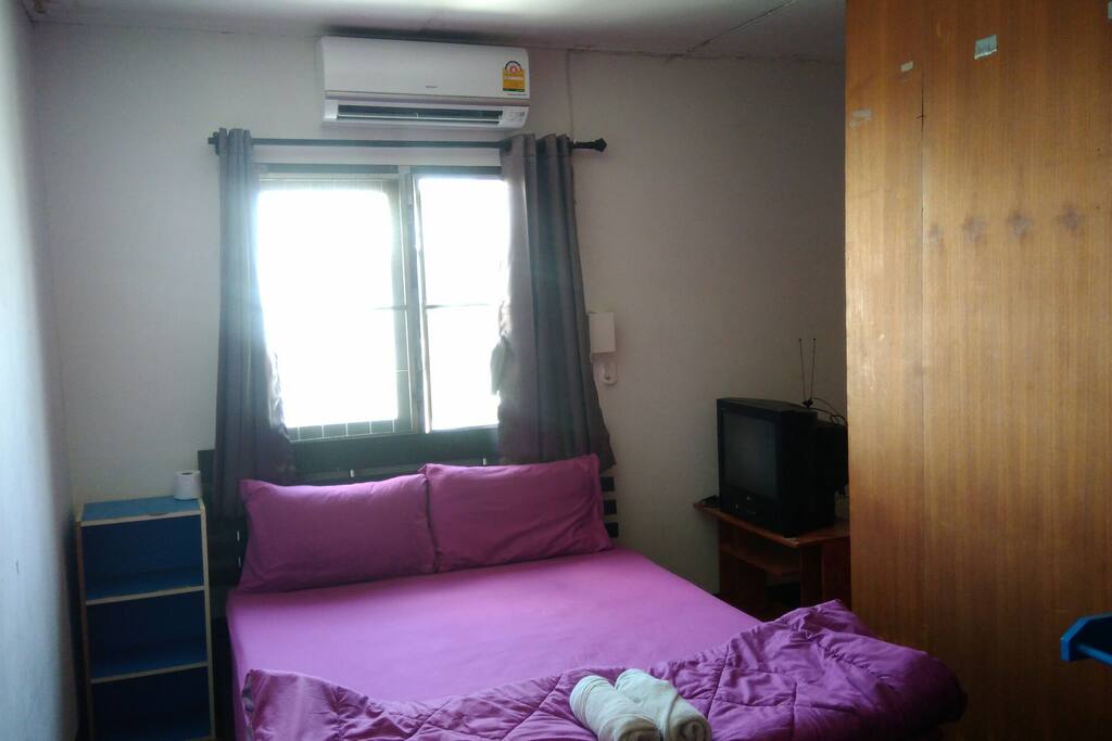 ห้องขนาดใหญ่เข้าพักได้2ท่านมีแอร์คอนนิชั่น
