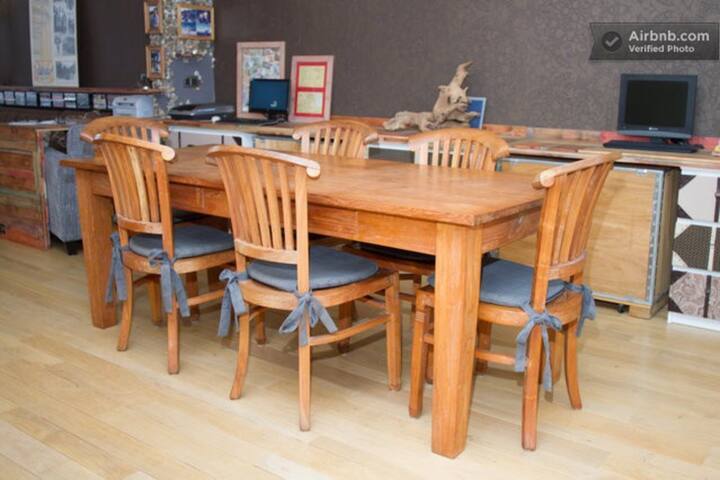 Cosy House ~ hosting 7 ~ near Central Station gallery image 2