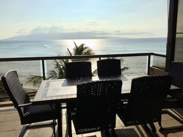 5th floor oceanfront-New Floors-New AC-Sleeps 10+ gallery image 2