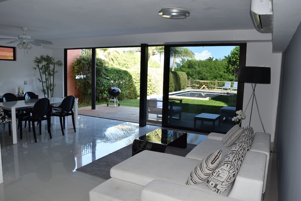 Sala y Comedor - Living Room & Dining Room