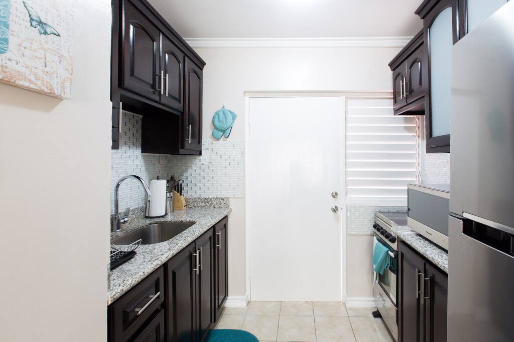 Recently refurbished modern kitchen - modern appliances
