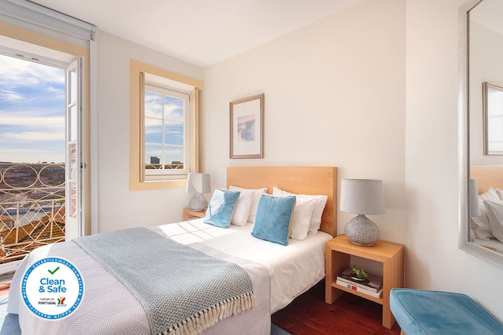 PentHouse Apartment in a Central Building