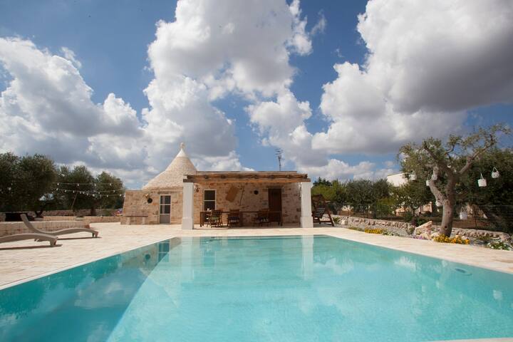 Trullo Oasi Santo Stefano – private pool gallery image 2