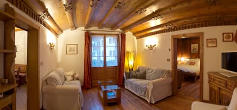 Top Airbnb: Cozy in the heart of Cortina, wi-fi and parking in Cortina D'ampezzo