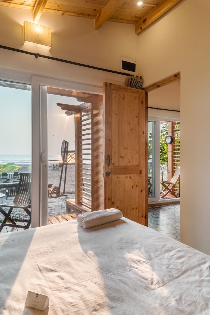 Bedroom 1 image 2