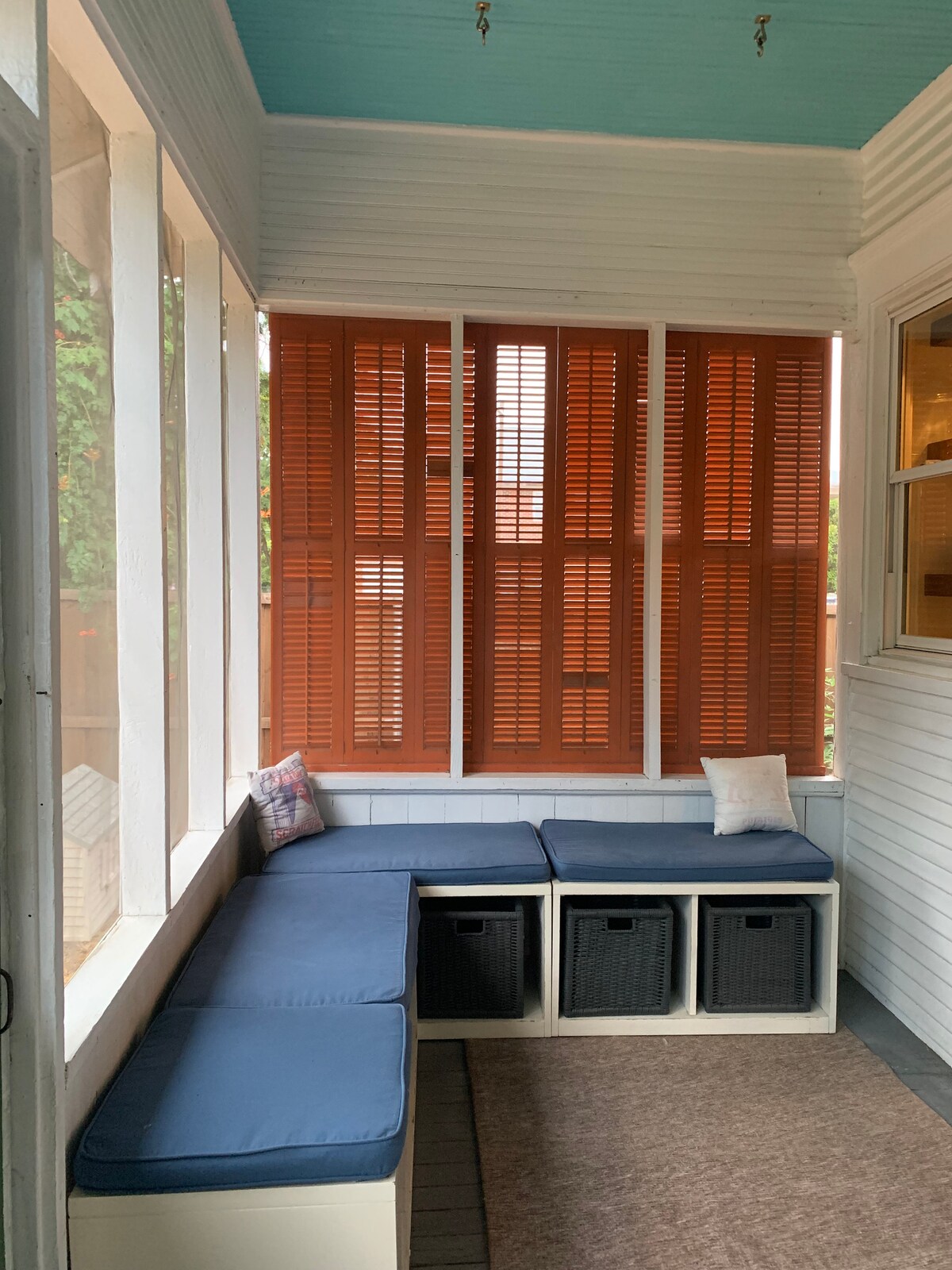 Successful Airbnb property: Bishop Arts/TYPO Cottage in Winnetka Heights