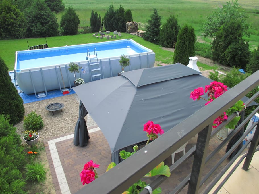Widok z tarasu basen 7,30x3,66