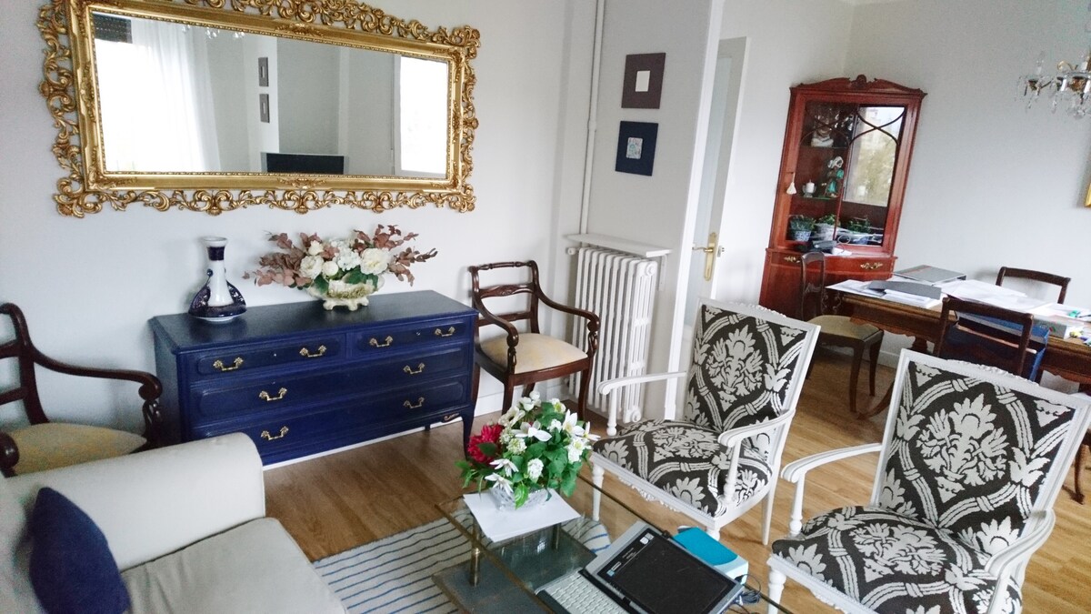 Anuncio de Airbnb popular: Large apartment for 7 people and magnificent views of the Cathedral en Burgos