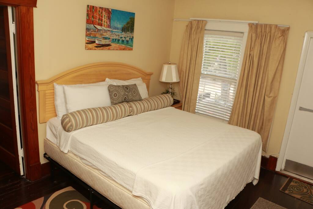 1st berdroom - memory foam cal king tempurpedic