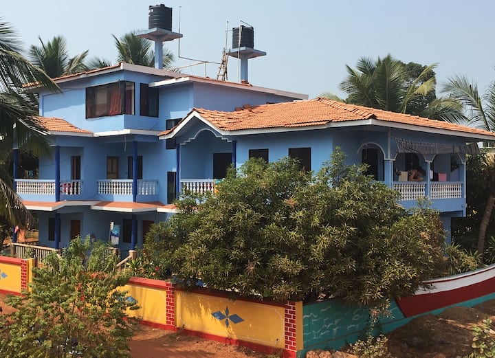 R8 1 BHK Apartment - 300 meter to Morjim Beach Goa