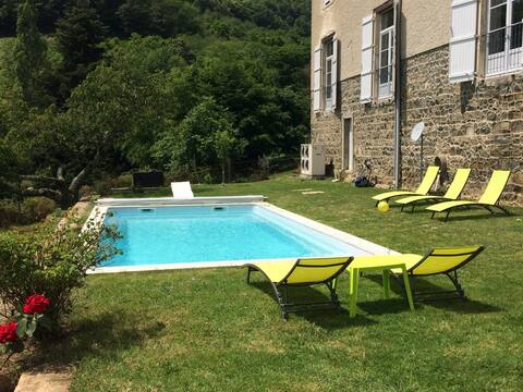Family home in the heart of vineyards "les lupins"