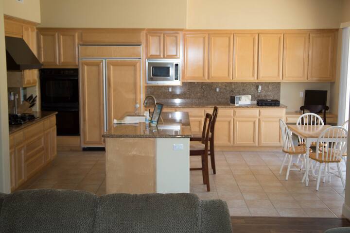 6 bedrooms Canyon Hill in San Jose gallery image 5