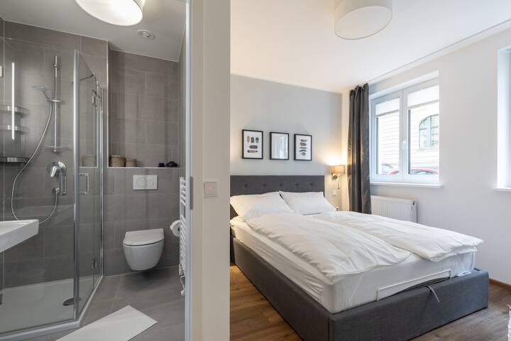 Athena – 2-bedroom apartment in Munich city center gallery image 5