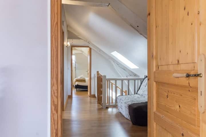 njia ya ukumbi hadi vyumba vya kulala