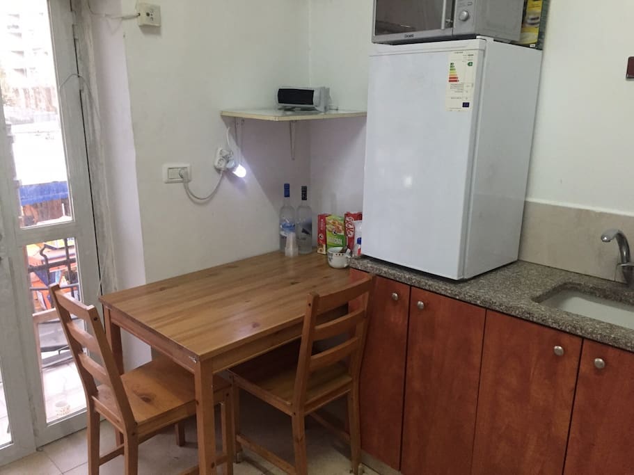 Laundry, Fridge, Kettle, Microwave, WiFi, Aircon & Heater