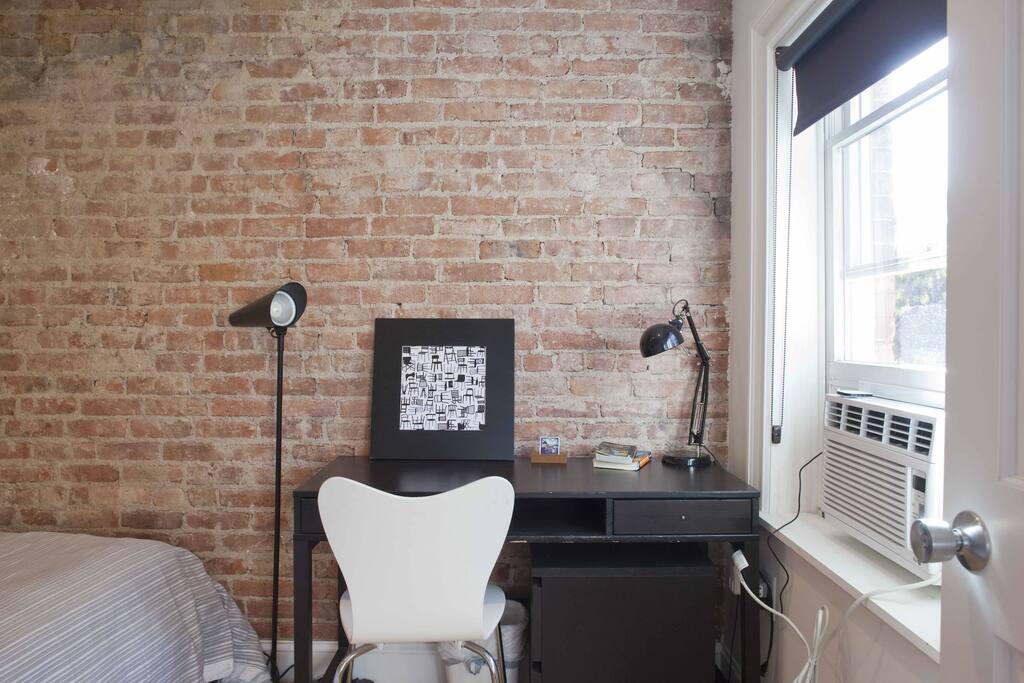 Minimalistic work and study area