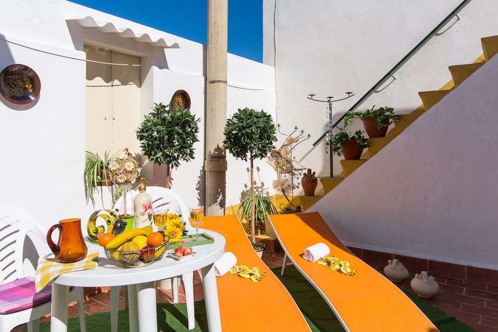 Perfecta terraza para disfrutar del sol y la tranquilidad de este pueblecito situado en el norte de Mallorca.