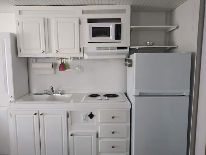 Top 8 Airbnb Houseboats Near Newburyport, Massachusetts Updated 2024