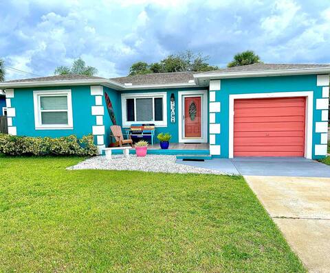 Salty Shores - A Walk-to the-Beach Daytona Home