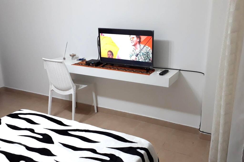Escritorio y Smart TV