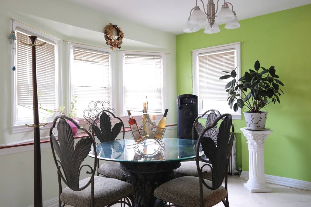 Eat in kitchen area