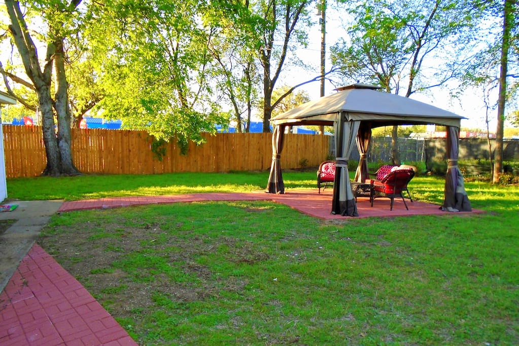 Spacious backyard. Great place to relax!