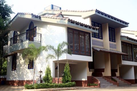 R1 - Spacious, elegant, pool-side villa, South Goa