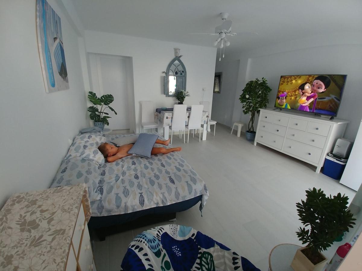 Popular Airbnb listing: Cullera Beach Relax Leisure TV Parking Wifi Free in Cullera