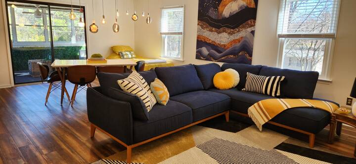 Cozy, Retro-styled House, 3 mins to lake access!