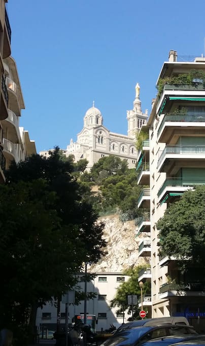 Immeuble vue sur Notre Dame de la Garde