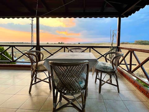 "Villa Sunset: A Short Walk to the Beach in Saros"