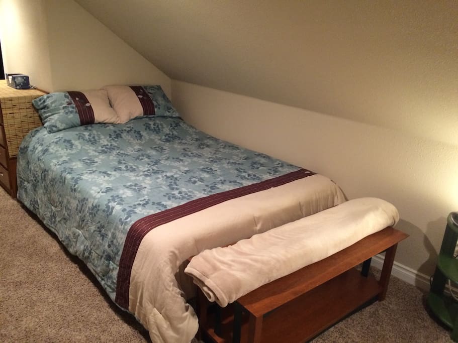Queen memory foam bed.