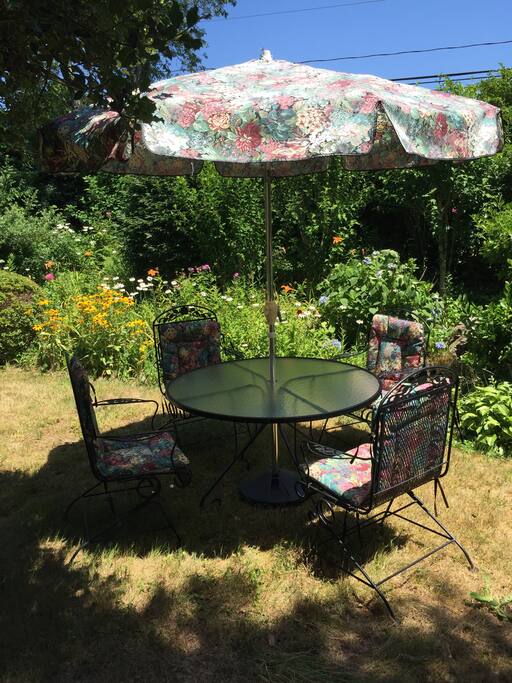 Enjoy morning coffee or evening cocktail in the yard.