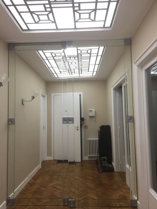 Entryway (mirrored double doors)