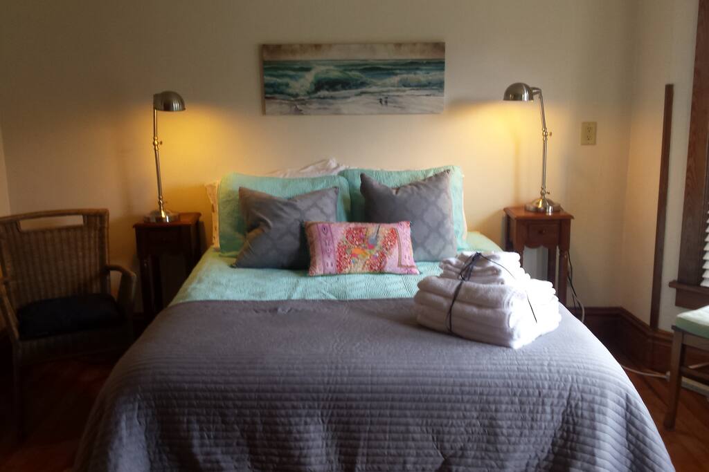 Linens and towels provided