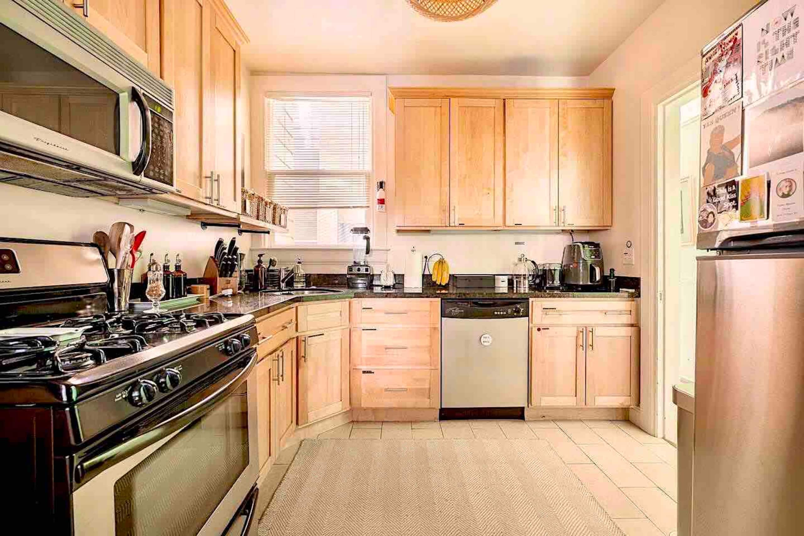 Home in San Francisco · ★4.92 · 4 bedrooms · 4 beds · 1 bath - Image 22