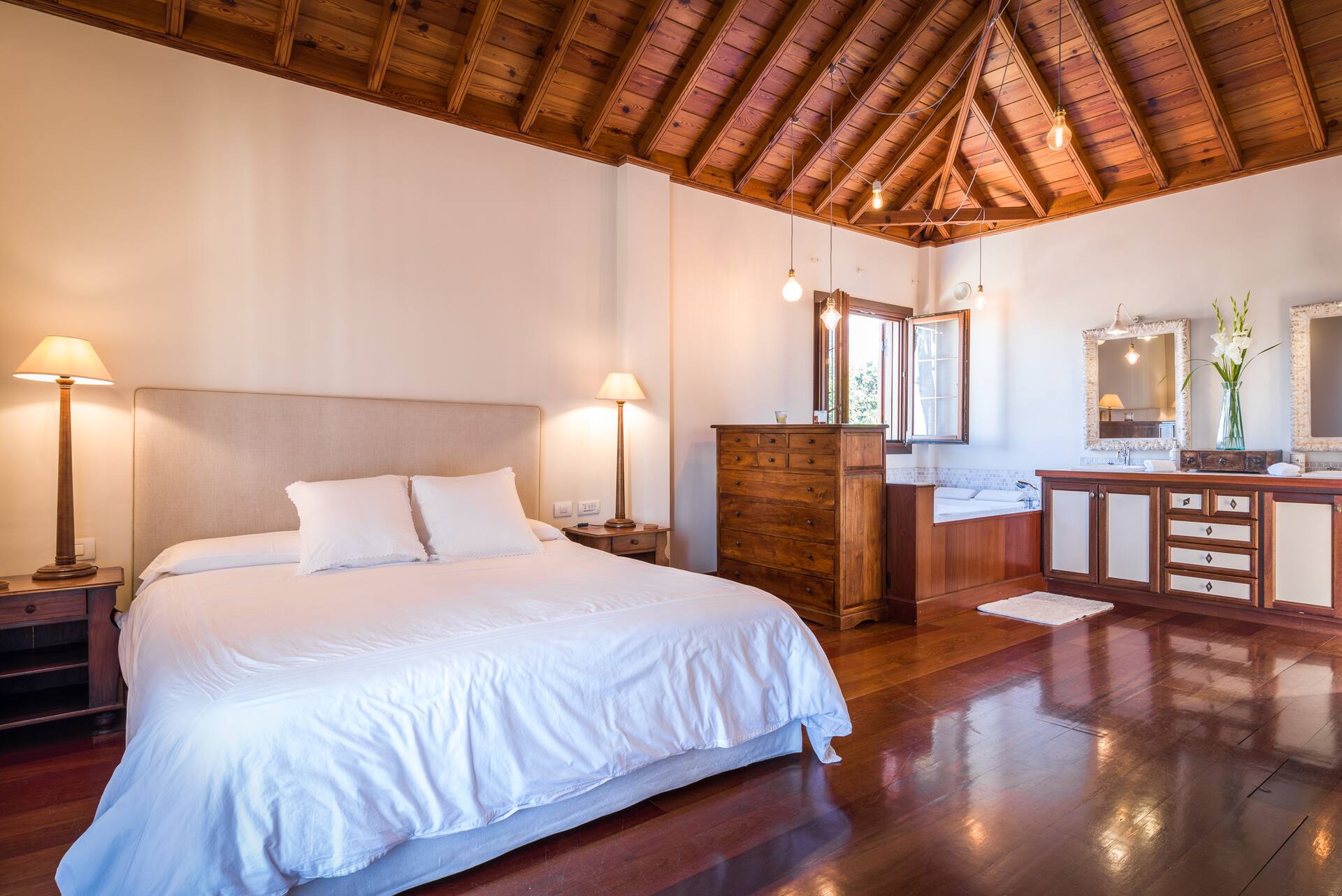 Limonero. Central luxury villa with pool and BBQ. — photo 5