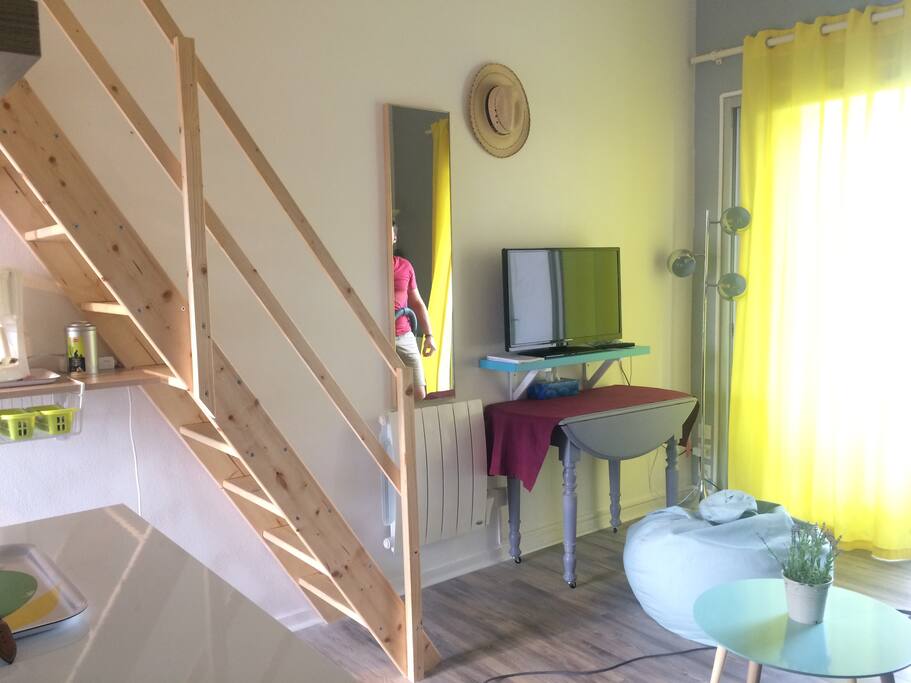 Escalier d’accès à la mezzanine