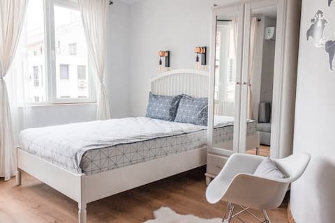 Cosy Studio near City Centre with Private Bathroom