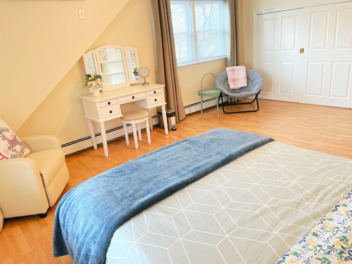 Fairfield 2bedroom Suite w Private Entry & Parking Houses for Rent in